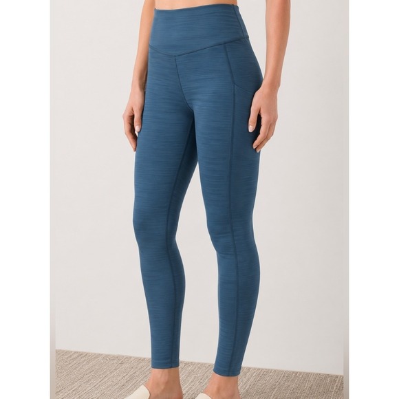 Athleta Pants - Athleta Ultimate Stash Pocket High Gear 7/8 Tight Leggings Tight Leggings
